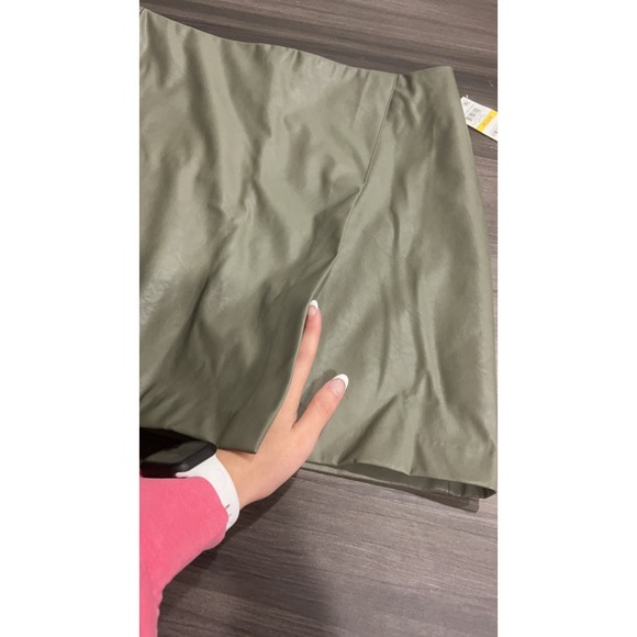 Bar III Green Faux Leather Skirt - Picture 3 of 6
